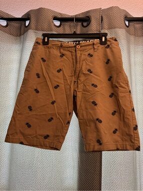 Beverly Hills Polo Club Khaki Men's Shorts w/ Navy Blue Pineapple